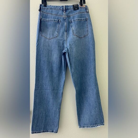 NWT BLANK NYC Baxter Rib Cage Jean With Ripped Knee Size 30 - Picture 4 of 16